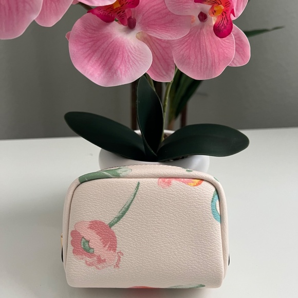 Coach small pouch in dreamy land floral print - Picture 2 of 6